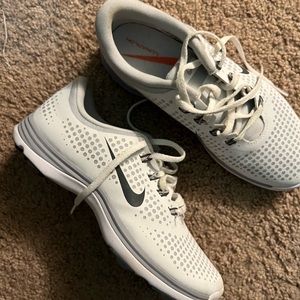 Nike womens golf shoe size 7.5